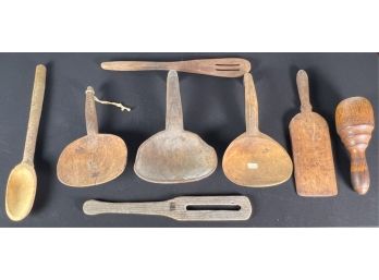 GROUPING PRIMITIVE KITCHEN IMPLEMENTS