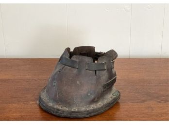 VICTORIAN HORSE LAWN BOOT