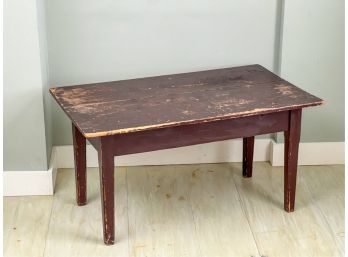 PAINTED PINE TABLE ON TAPERED LEGS
