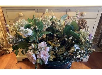 GENEROUS GROUPING OF ARTIFICIAL FLOWERS