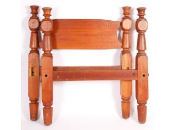 (Mid 19th c) AMERICAN CLASSICAL MAPLE BED