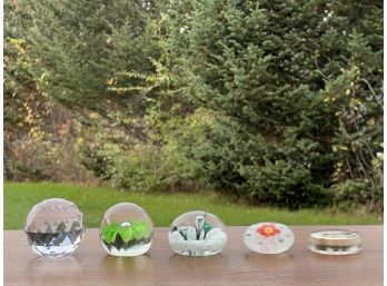 (5) MISCELLANEOUS PAPERWEIGHTS