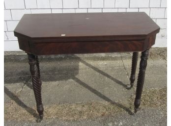 Federal Mahogany Card Table With Carved And Turned Legs