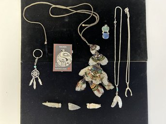 117. American Indian Lot Of Arrowhead And Feather Jewelry (9)