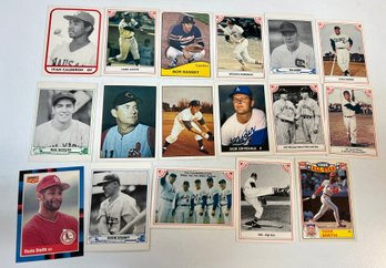 90. 1980s Baseball Trading Card Lot (17)