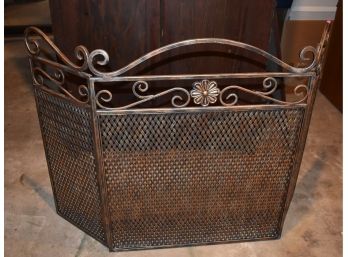 85. Iron Fire Place Screen