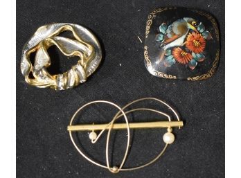 117. Lot Of Costume Brooches (3)