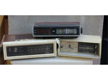 174. Vintage Clock Radios (3)