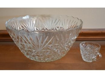 84. Punch Bowl With 12 Cups