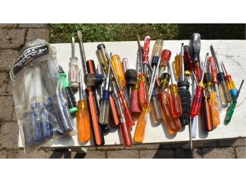 131. Dealers Lot Assorted Screw Drivers