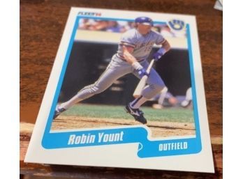 Vintage 1990 Fleer Major League Baseball Robin Yount Milwaukee Brewers MLB Sports Trading Card