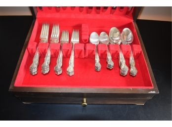 WM Rogers Mfg Co Extra Plate Silverware Set For 12 With Case And Three Additional Serving Spoons
