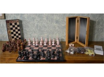 Unique Chess Set - The Spanish Conquistadors Vs The Incas Ceramic  & Other Chess &  Bat Gamon Sets