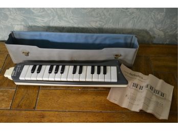 Create A Sweet Melody - Melodia Piano 26 Hohner Germany