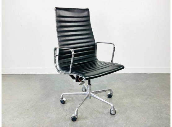 A Vintage Eames Aluminum Group Office Chair (1 Of 5)