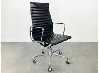 A Vintage Eames Aluminum Group Office Chair (2 Of 5)