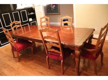 Gorgeous Dining Room Table And Chairs 2 Leaves!