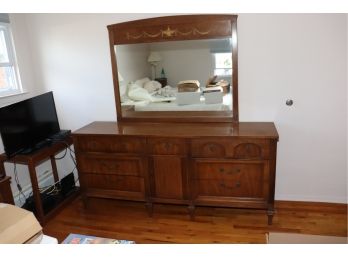 Vintage Bedroom Dresser And Mirror