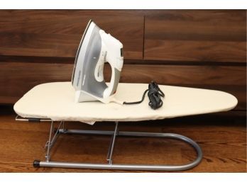 Black & Decker Digital Advantage Steam Iron And Ironing Board