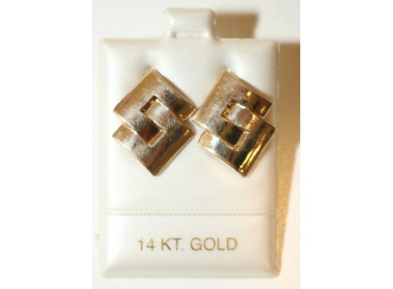 14K Yellow Gold 'S' Link Pierced Earrings 1.4g