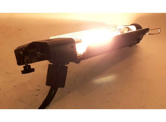 Hot Light: Lowel Tota-Light #1  1000watt Halogen Light With Built In Barn Door/reflector