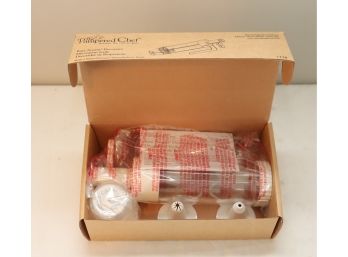 NEW IN BOX Pampered Chef Easy Accent Decorator