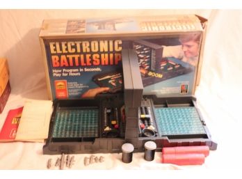 ELECTRONIC TALKING BATTLESHIP MB 1989 W/box Complete