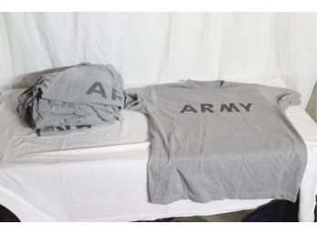 12  Military Issued US Army PT T-Shirt Size Large