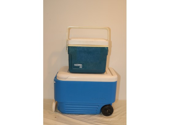 2 Coolers Igloo & Thermos 20