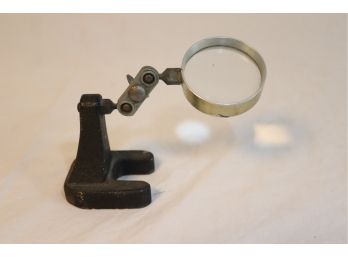 Antique/ Vintage Table Top Magnifying Glass
