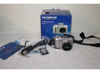 Olympus C-750 Ultra Zoom Digital Camera