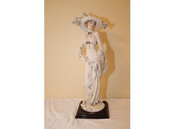Florence Giuseppe Armani  Woman With Hat Figurine