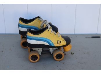 Vintage Sneaker Roller Skates