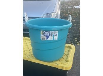 23 Gallon Plastic Bucket Tub With Rope Handles