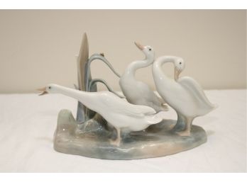 LLADRO GEESE GROUP 1969-96  PORCELAIN FIGURINE  4549G