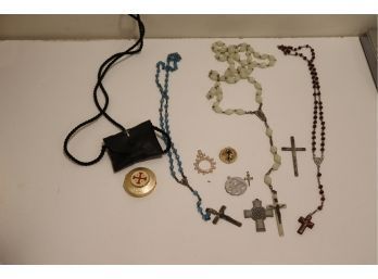 Vintage Catholic Rosary Beads, Finger Rosary, Cross, Medallion Lot  (N-11)