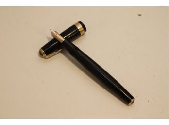 Parker Golden Arrow Black VACUMATIC Fountain Pen 37
