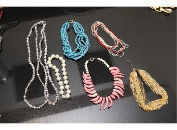 Assorted Costume Jewlery Beaded Necklaces   (Vic-2)