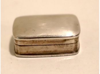 Vintage Sterling Silver Pill Box (J-2)