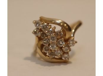 14k Gold Diamond Cluster Cocktail Ring Size 6.5. (TC-6)