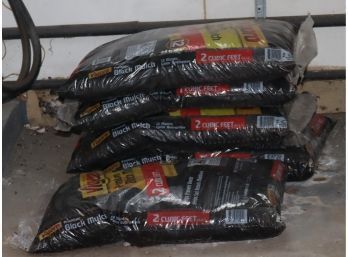 9 Bags Vigoro Premium Black Mulch