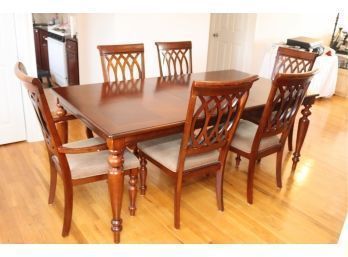 Dining Room Table With 2 Leaves And 6 Chairs