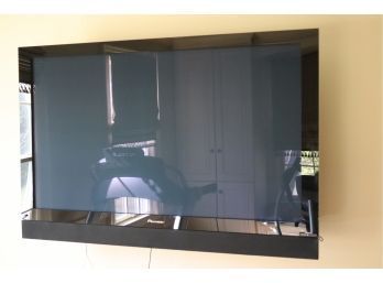 Pioneer PDP-5010FD 50 Inch Plasma TV With Sound Bar And Articulating Wall Mount
