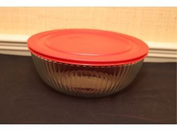 Covered Pyrex Storage Serving Bowl