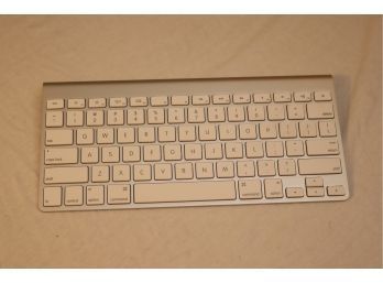 Apple A1314 Bluetooth Wireless Silver Slim Mini Keyboard Laptop IMac USA