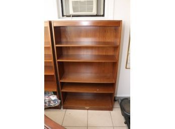 Wooden 4 Shelf Book Case. (BC-1)
