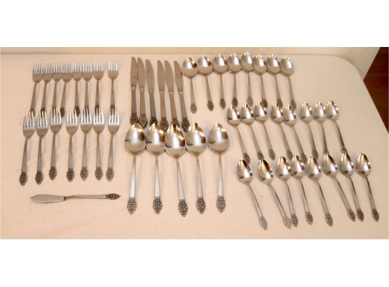 Vintage Set Of Oneida Community Stainless Flatware. (A-1)