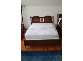 Vintage Queen Size Bed Fame And Mattress