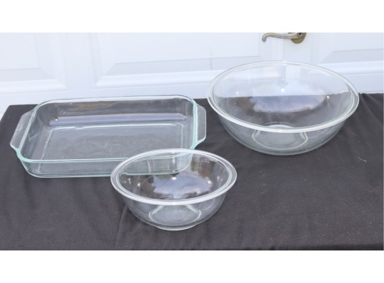 Pyrex Glass Bowls And Casserole Dish