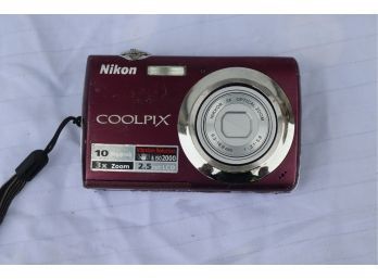 Nikon CoolPix S220 Digital Camera
